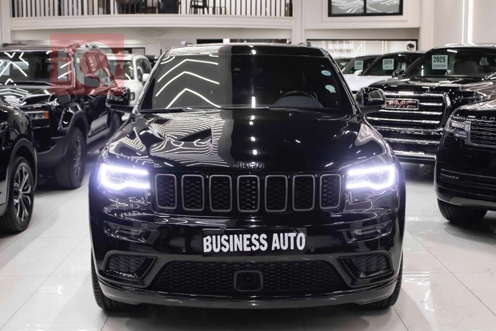 جیپ گراند شیرۆکی